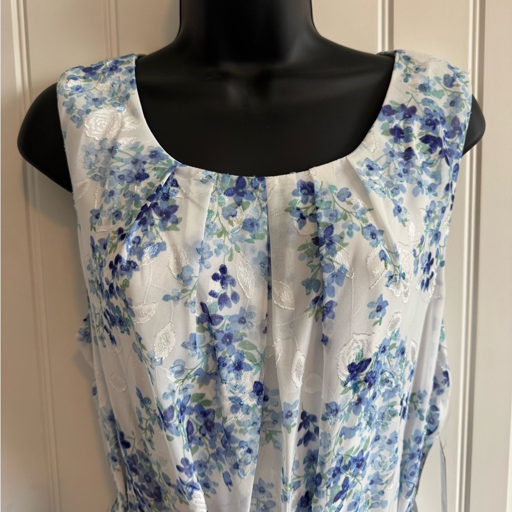 NWT Floral Blue & White Maxi Dress with Tie Waist - Picture 4 of 5